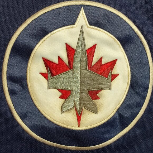 Winnipeg Jets collectors hockey jersey boys size L/XL blue with logo - Picture 3 of 12